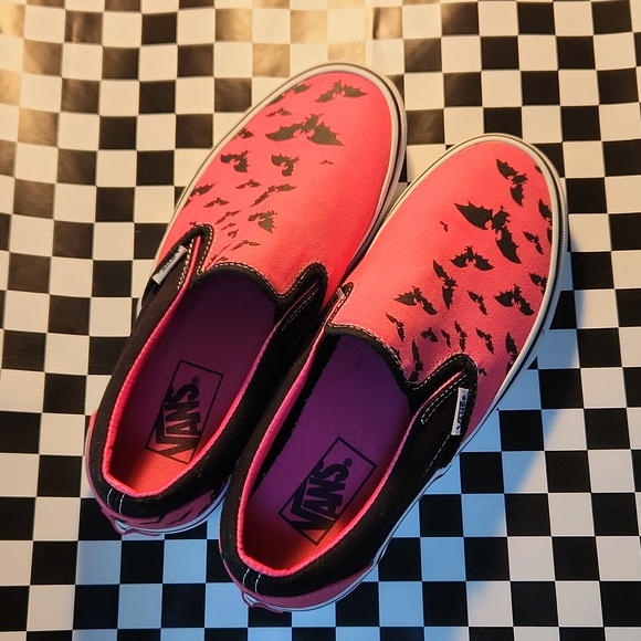 Warped Tour RARE bats Slip on Vans Size 7.5 Women's Men's 6 - Picture 4 of 16